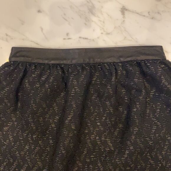 Alice + Olivia Black Mini Skirt - Picture 3 of 8